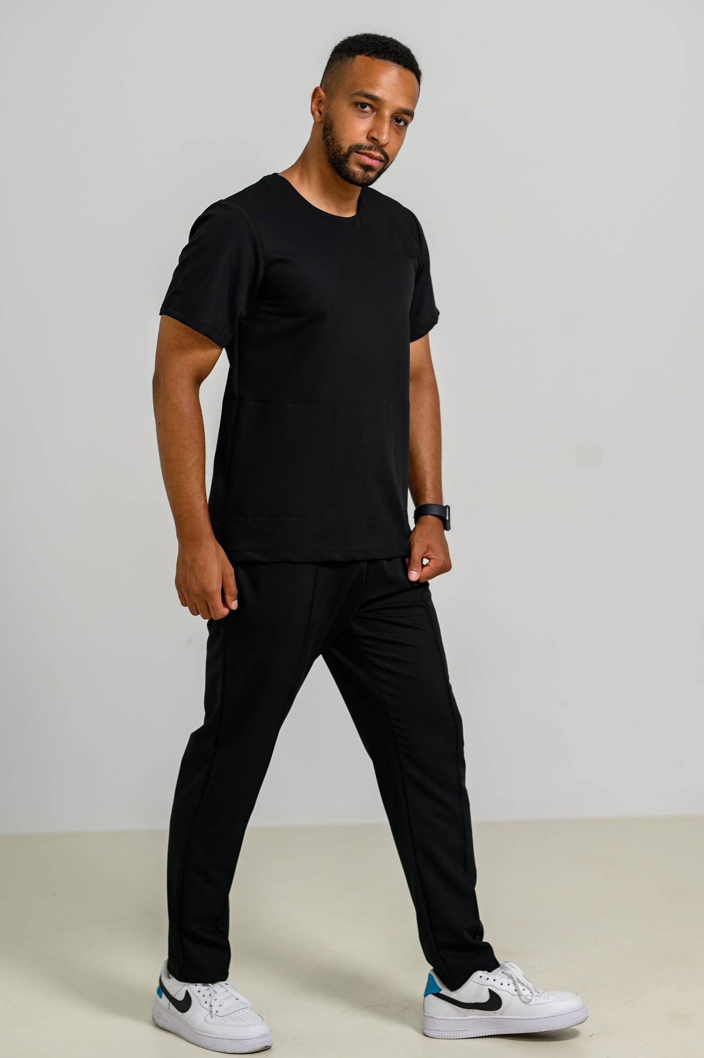 Bluza Medicala Oliver Barbati Stretch - Negru - vedere totala - material elastic - Akitex