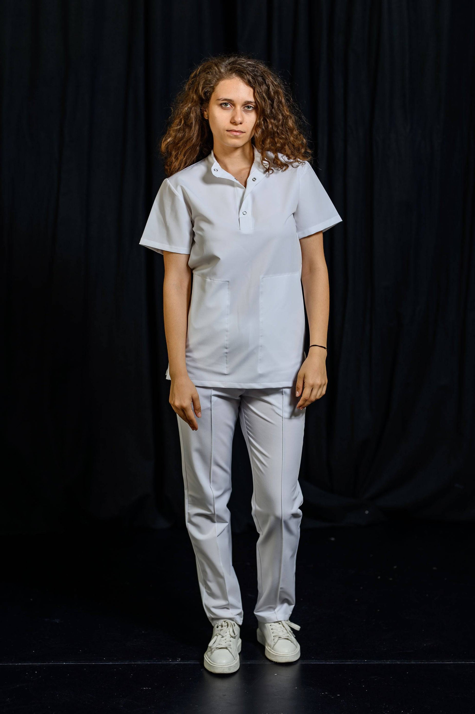Bluza Medicala Valuca STRETCH Femei - Alb - vedere totala - material elastic - Akitex 